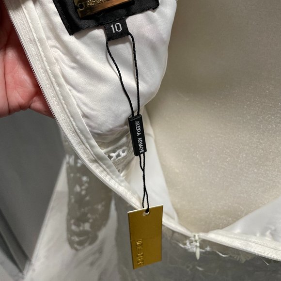 Alexia Admor Lace Overlay Dress - Picture 5 of 6